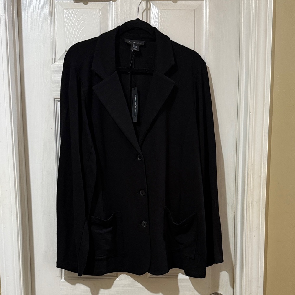 New Tahari Classic Black Women's 3 Button Blazer, Size 2X